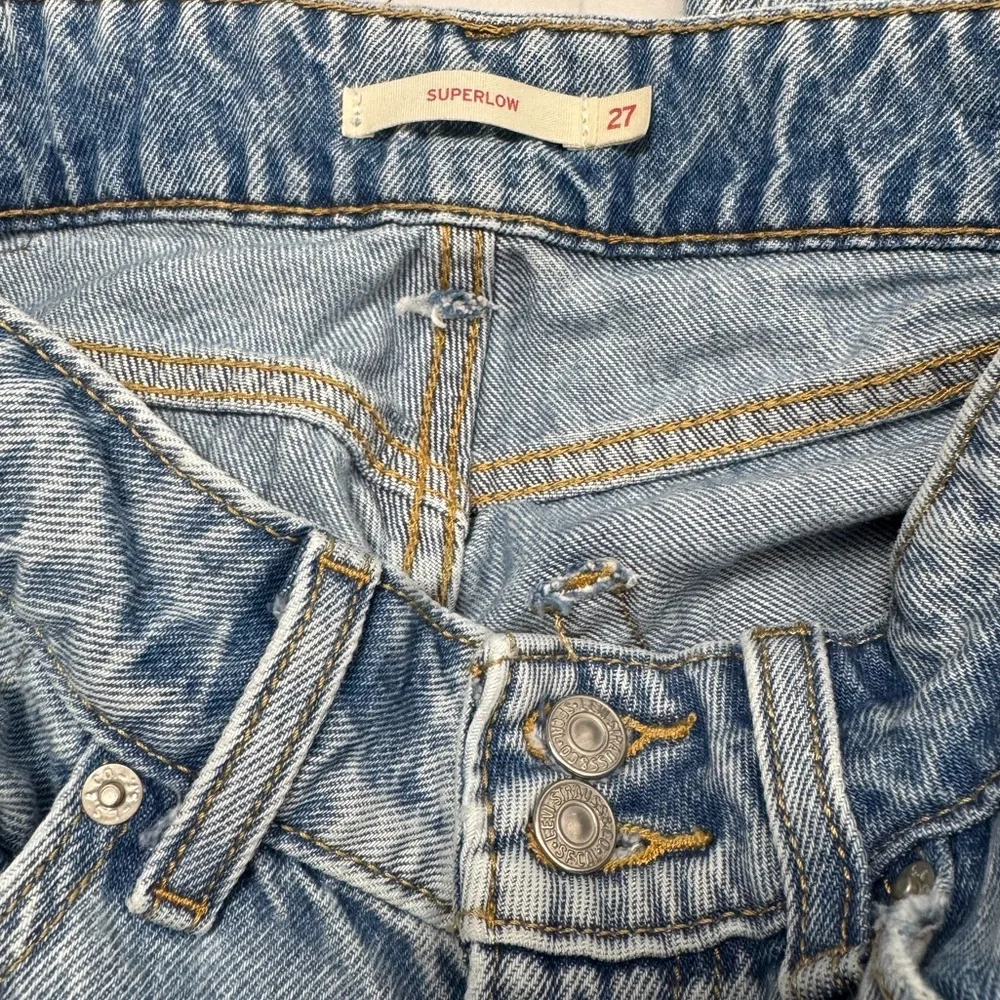 Levi’s Super Low Jeans Women’s 27 Light Wash Straight Y2K Denim - Picture 4 of 6